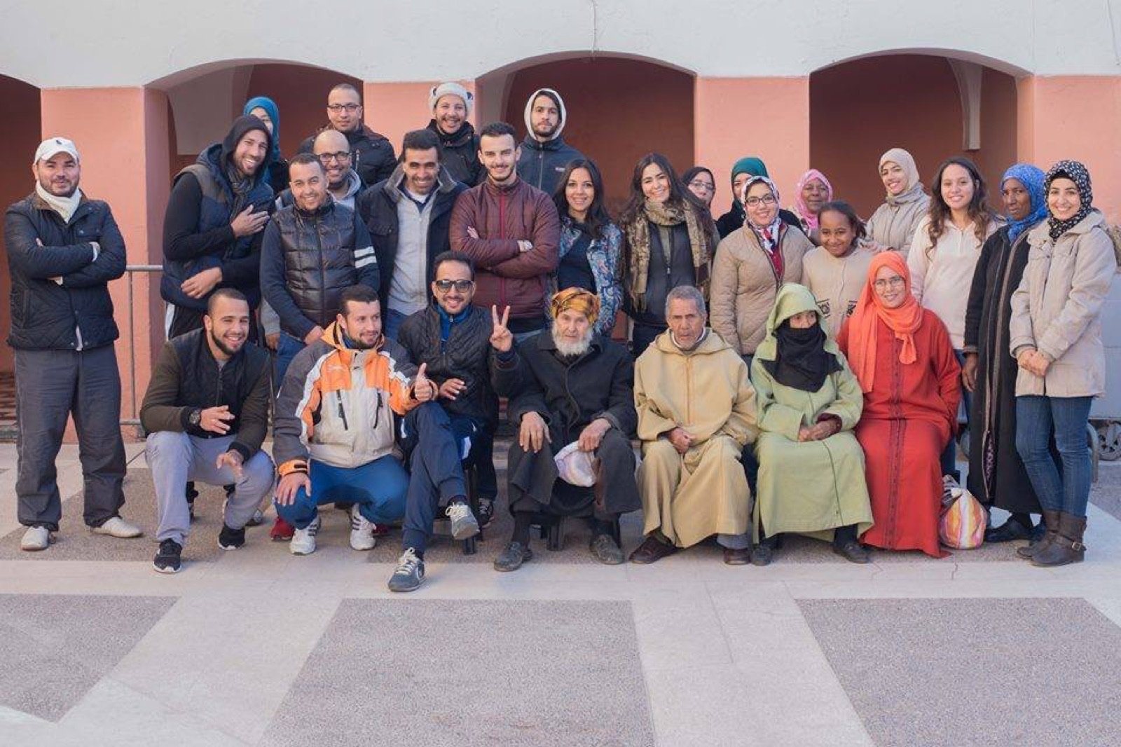Association caritative marocaine basée à Marrakech, active depuis 2009 aux côtés des familles défavorisées.