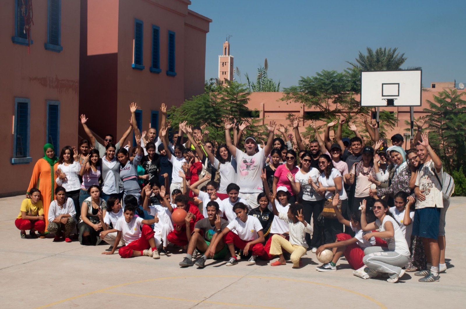 Association caritative marocaine basée à Marrakech, active depuis 2009 aux côtés des familles défavorisées.