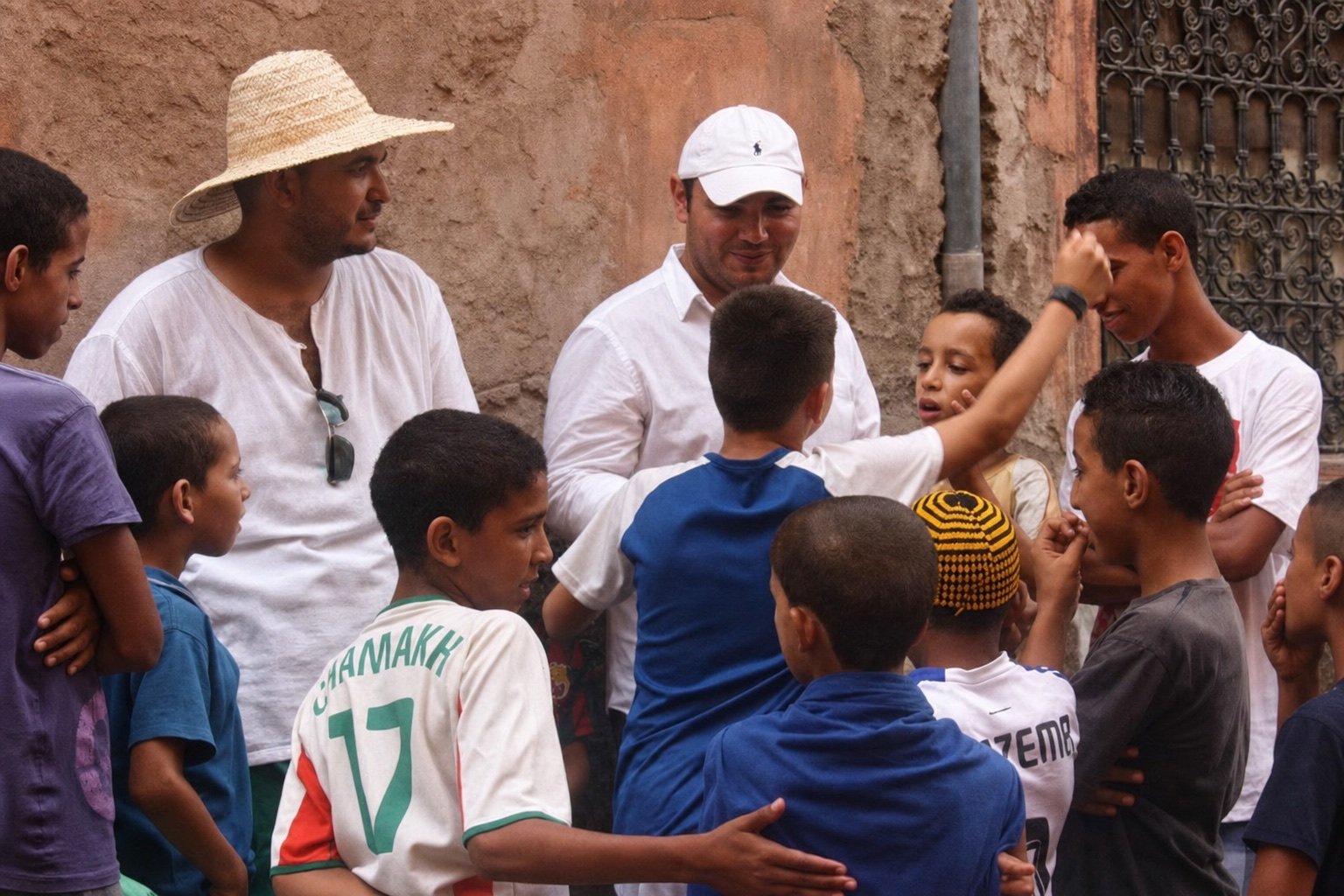 Association caritative marocaine basée à Marrakech, active depuis 2009 aux côtés des familles défavorisées.