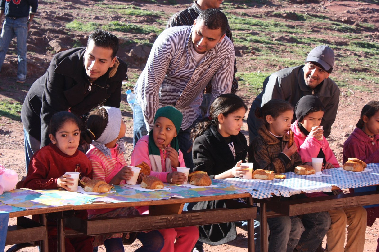 Association caritative marocaine basée à Marrakech, active depuis 2009 aux côtés des familles défavorisées.